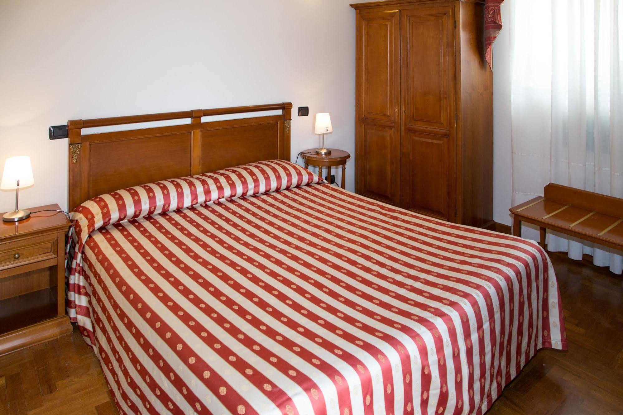 סירקוזה Residence Acropoli מראה חיצוני תמונה