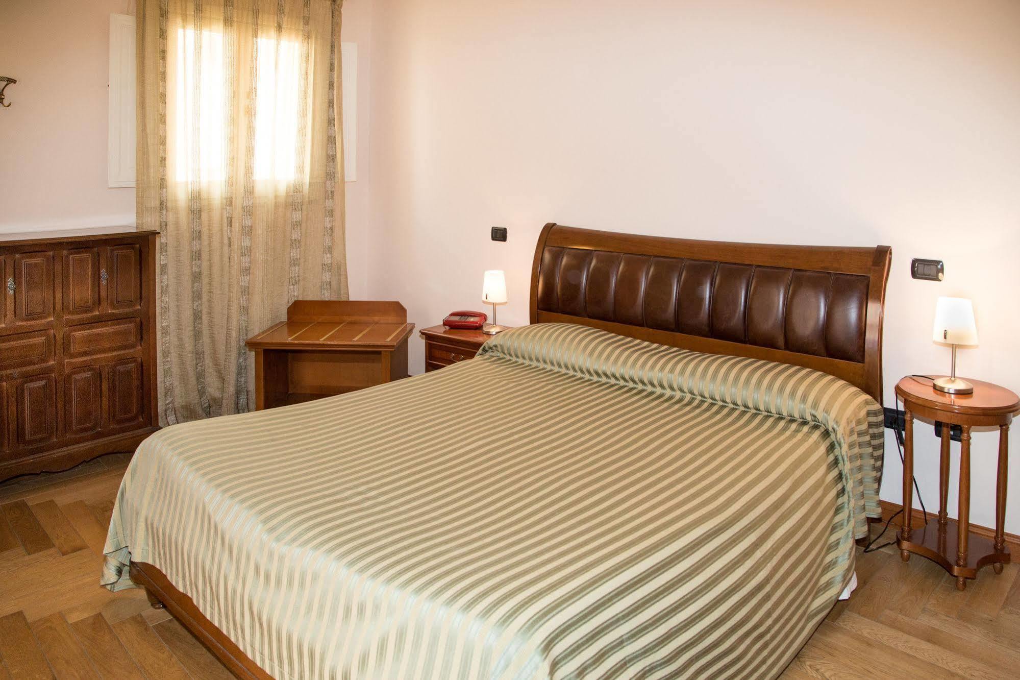 סירקוזה Residence Acropoli מראה חיצוני תמונה